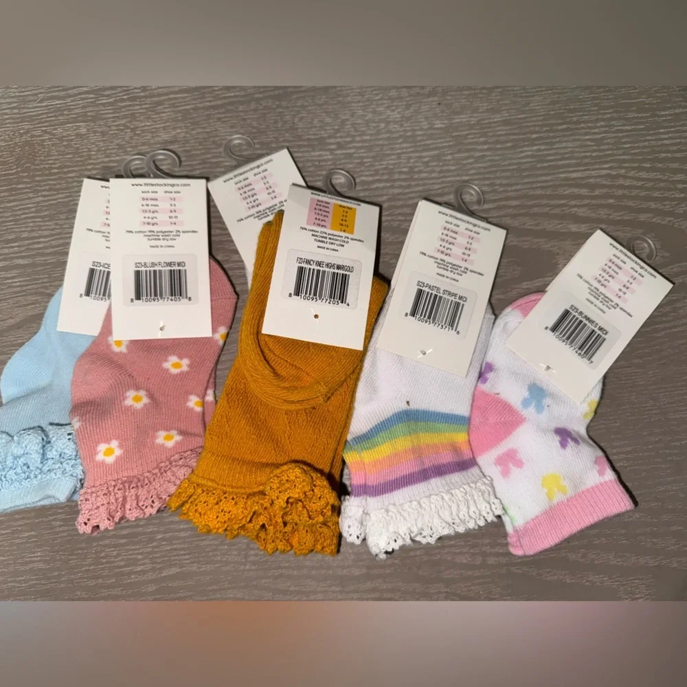 Little stocking co. 0-6 months lot of 6 socks.